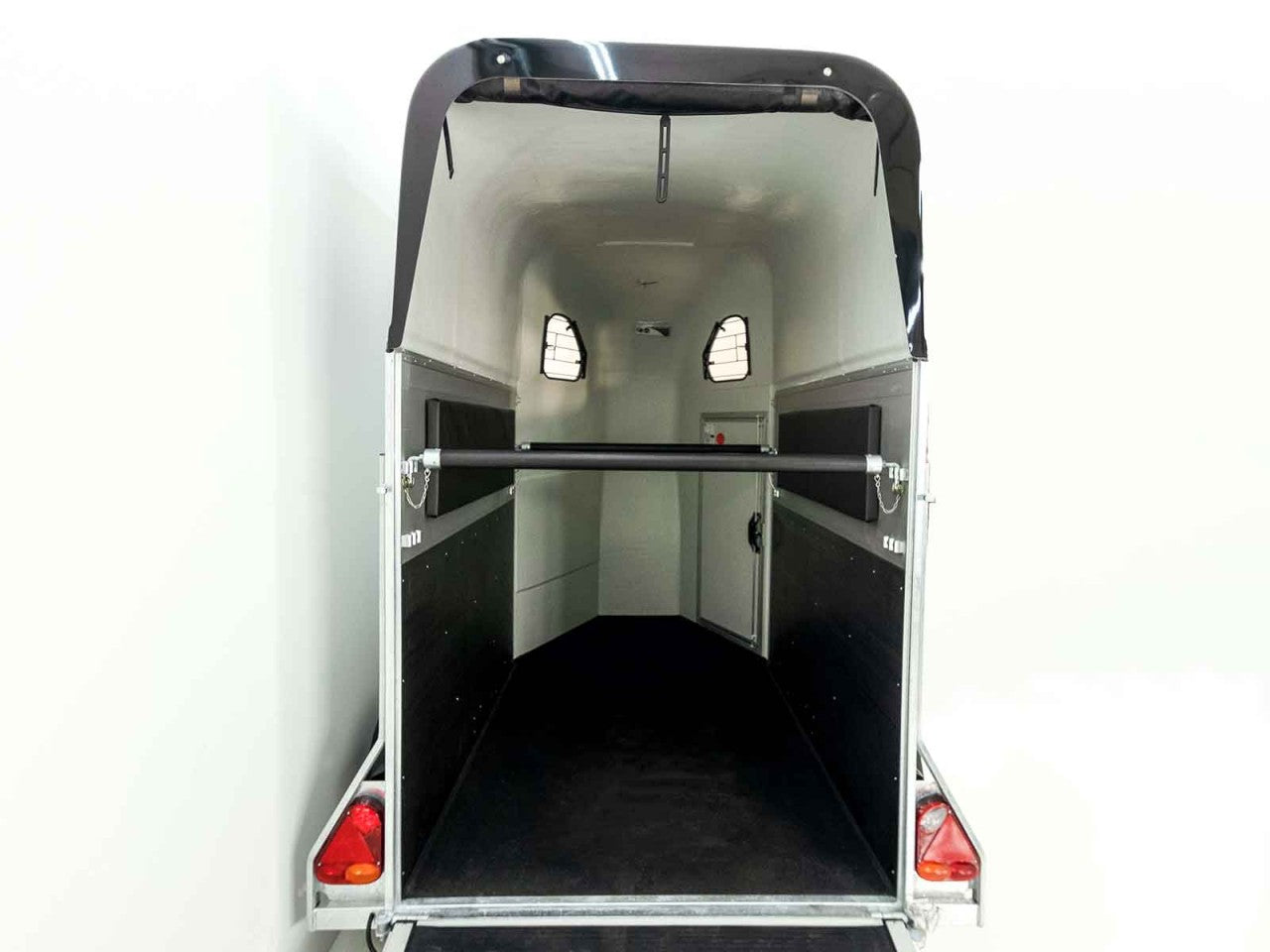 Cheval Liberte Pferdeanhänger GOLD One 1,5er| Pullman-Fahrwerk| schwarz-Neu