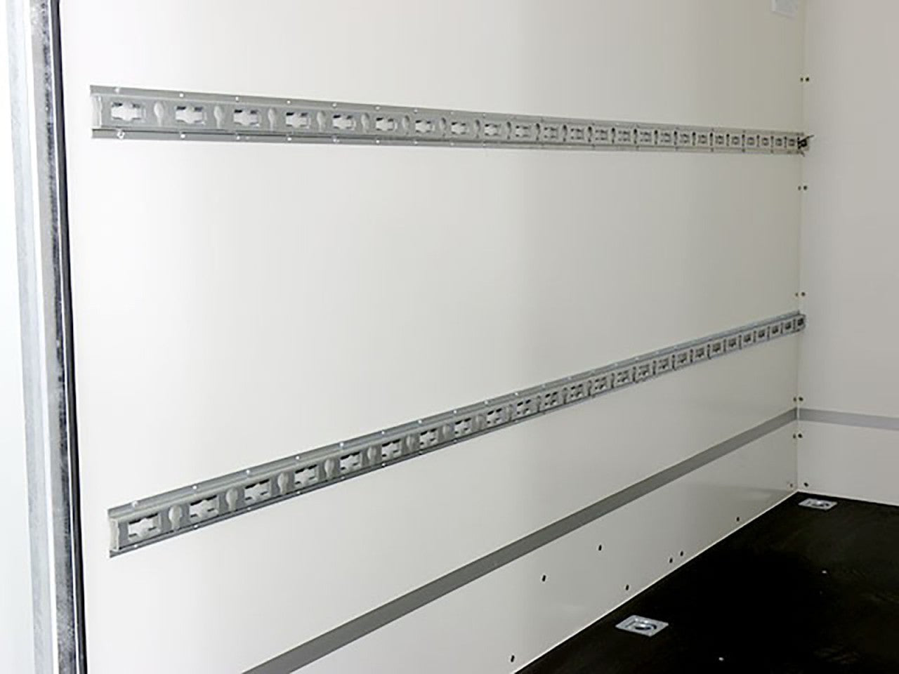 Blyss Kofferanhänger 146x304cm Höhe:180cm 1,3t|Rampe-Neu