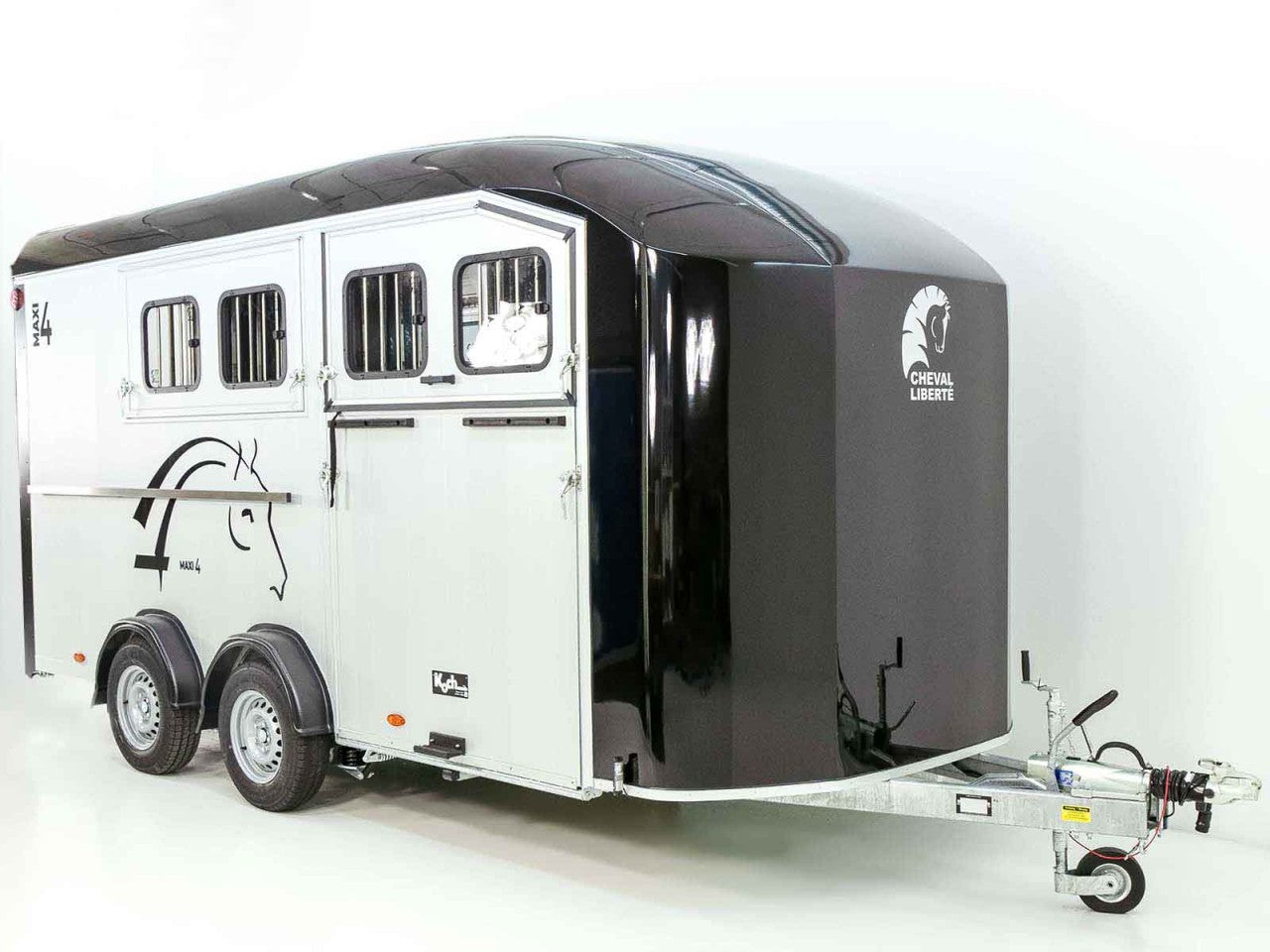 Cheval Liberte Pferdeanhänger Maxi 4| 4 Pferde| Pullman-Fahrwerk| 100km/h| schwarz-Neu