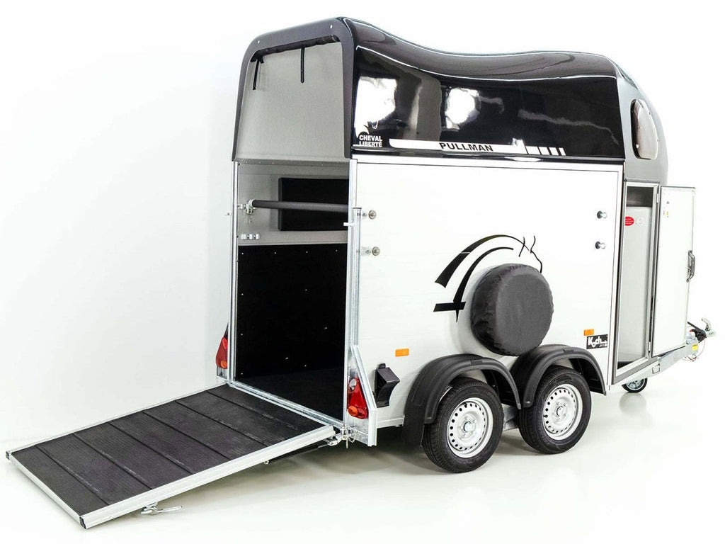 Cheval Liberte Pferdeanhänger GOLD One 1,5er| Pullmann-Fahrwerk| Sattelkammer| schwarz-Neu