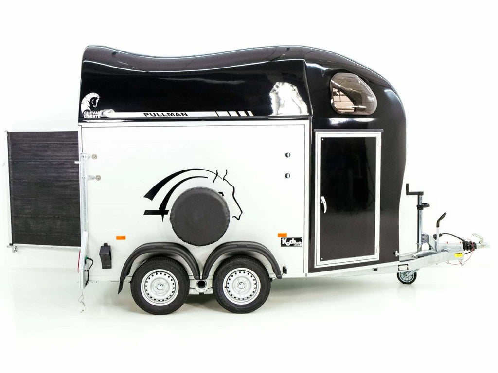 Cheval Liberte Pferdeanhänger GOLD One 1,5er| Pullmann-Fahrwerk| Sattelkammer| schwarz-Neu