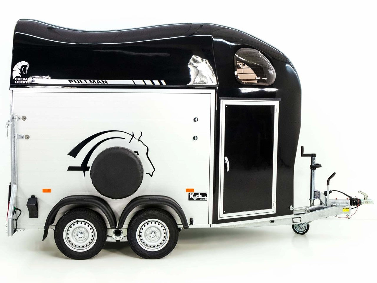 Cheval Liberte Pferdeanhänger GOLD One 1,5er| Pullmann-Fahrwerk| Sattelkammer| schwarz-Neu
