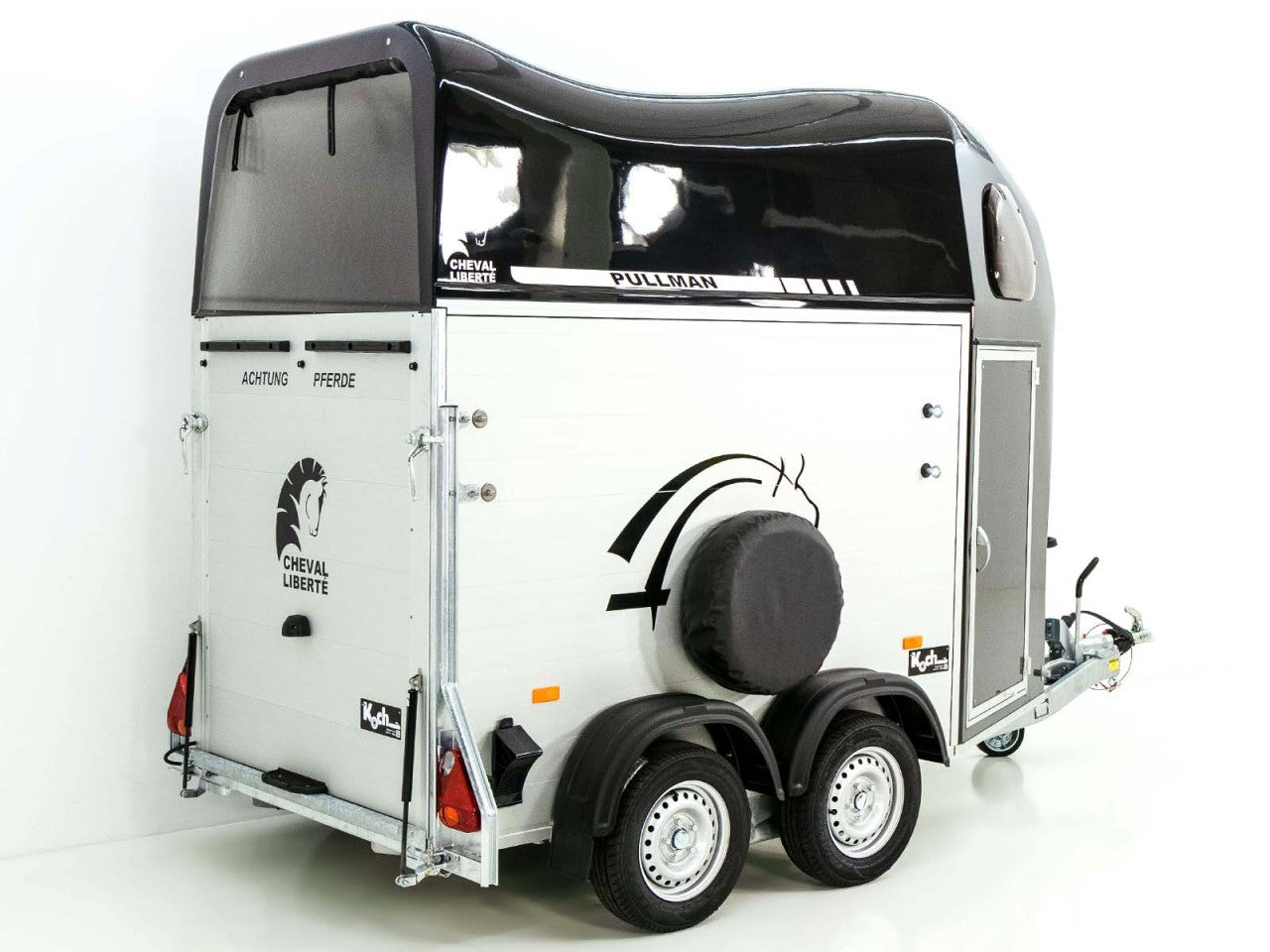 Cheval Liberte Pferdeanhänger GOLD One 1,5er| Pullmann-Fahrwerk| Sattelkammer| schwarz-Neu