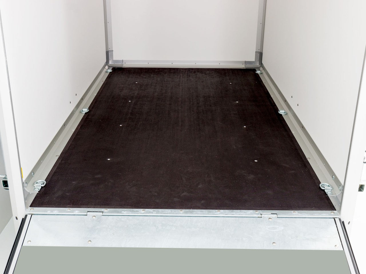 Variant Kofferanhänger Black Edition 148x258cm H:157 1,35t|Rampe-Neu