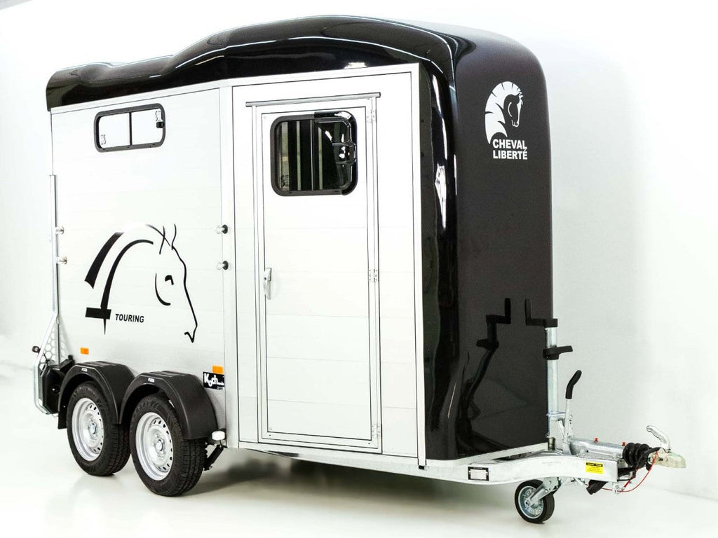 Cheval Liberte Pferdeanhänger Touring Country|Pullman-Fahrwerk| Frontausstieg| schwarz-Neu