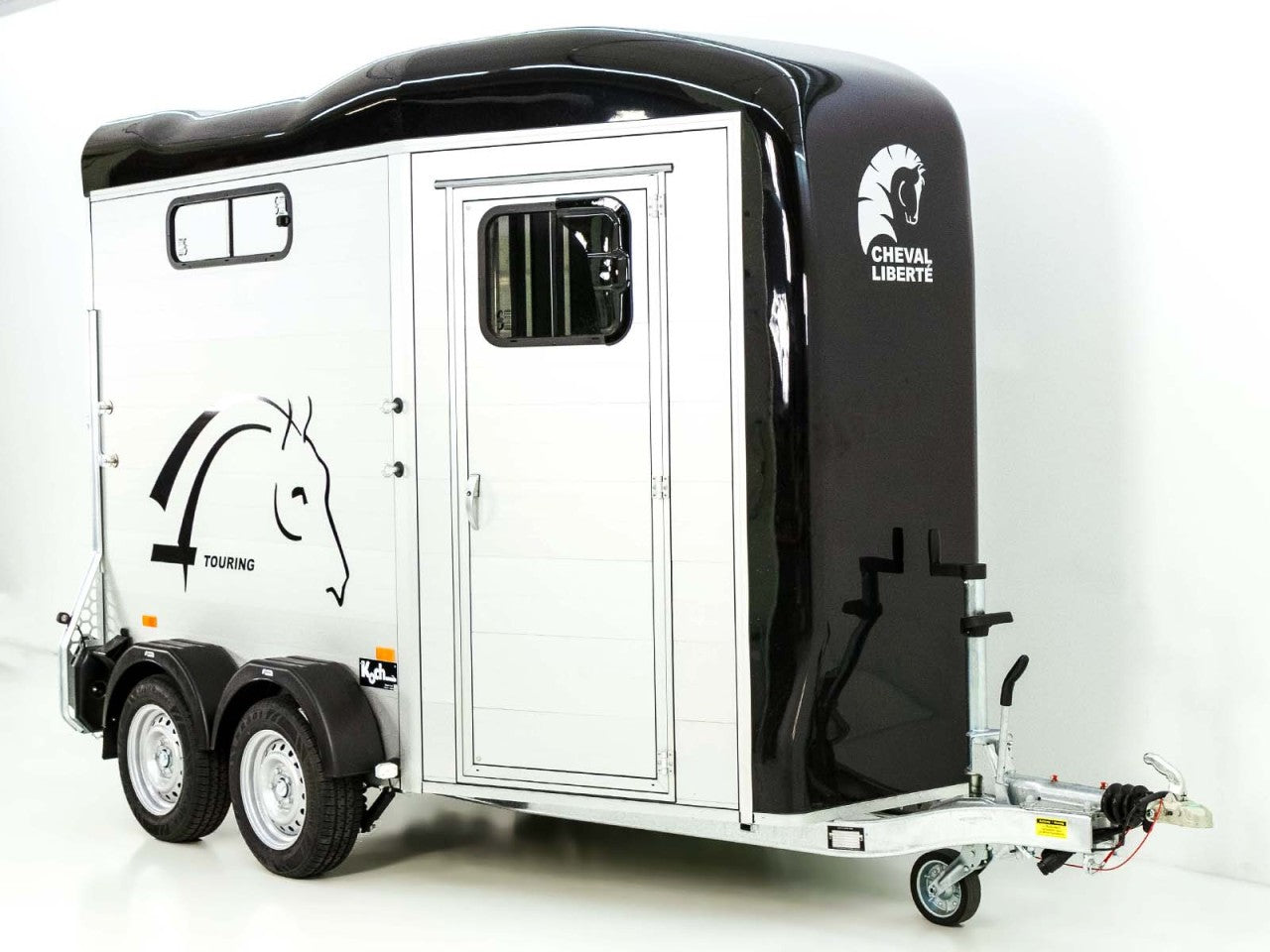 Cheval Liberte Pferdeanhänger Touring Country|Pullman-Fahrwerk| Frontausstieg| schwarz-Neu