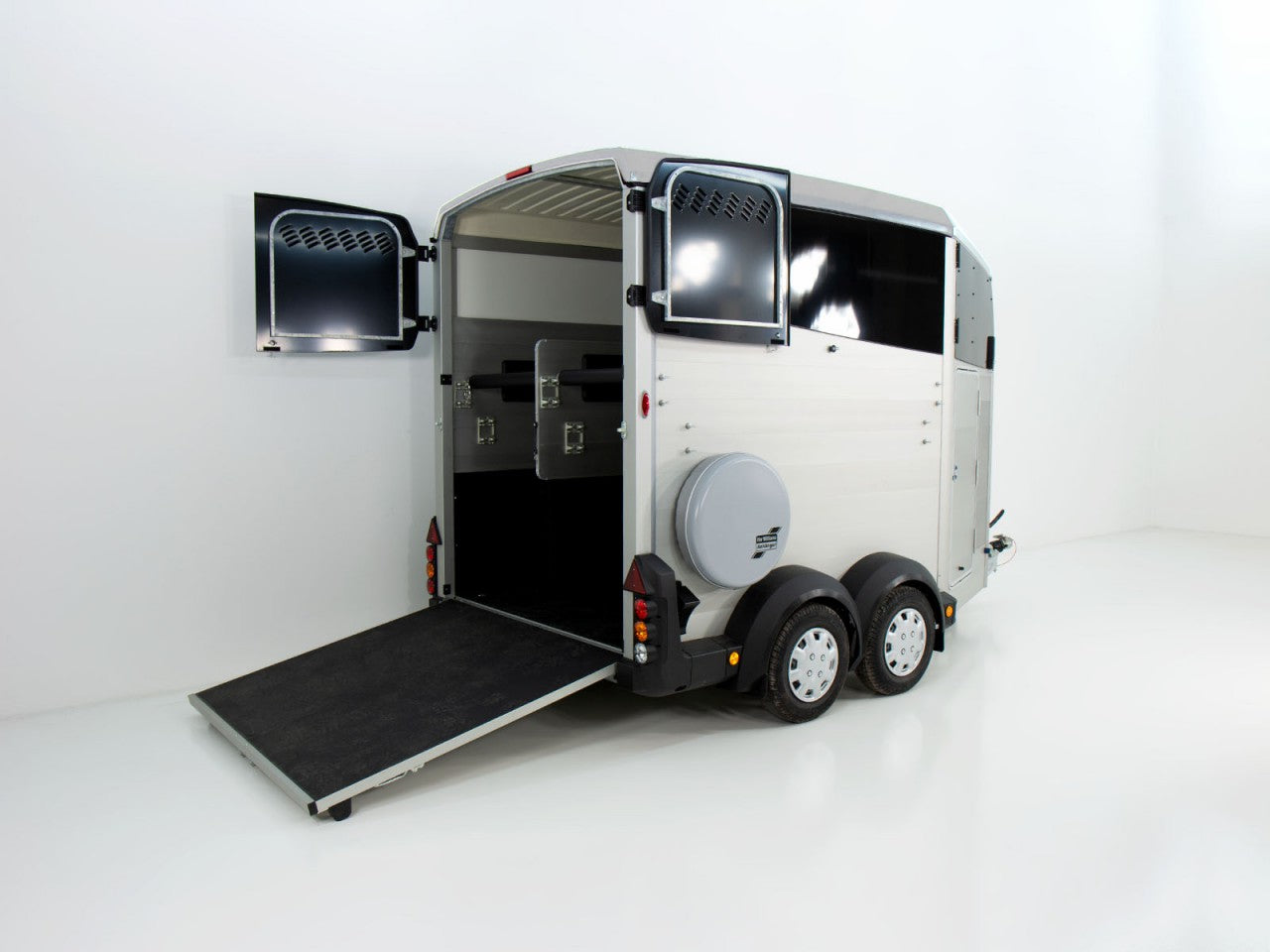 Ifor Williams Pferdeanhänger HBX 511|Sattelkammer|neues Modell|silber-Neu