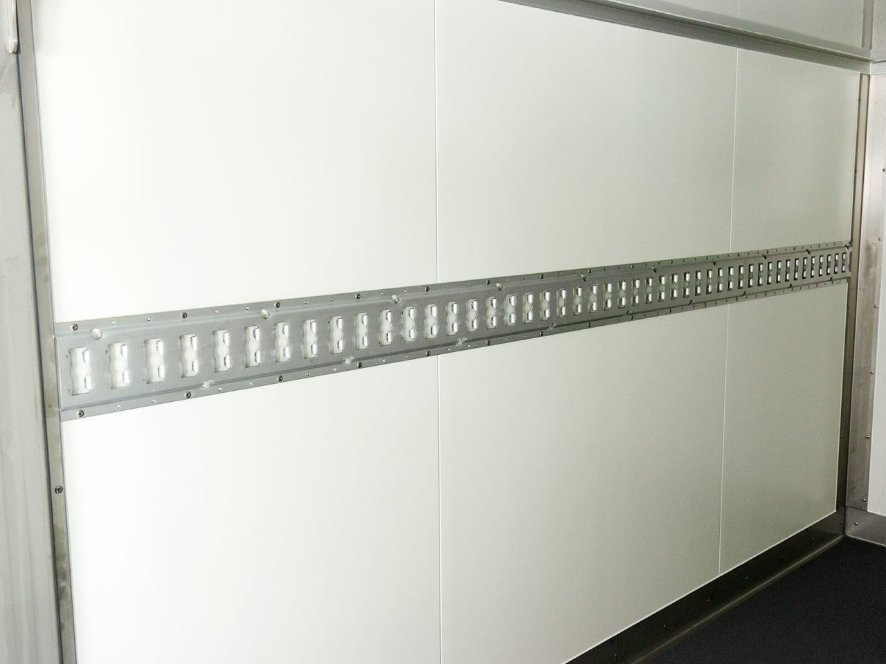 Vezeko Kühlanhänger VZ 121x244cm Höhe:150cm 1,5t|weiß-Neu