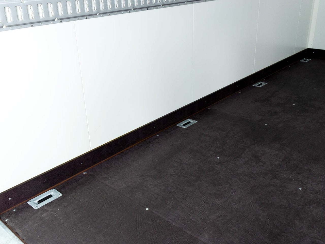Vezeko Kofferanhänger 204x405cm Höhe:205cm 2,7t|Rampe|silber-Neu