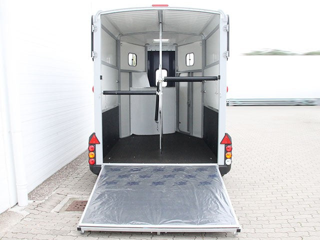 Ifor Williams Pferdeanhänger HB511|Sattelkammer|blau|-Neu