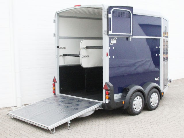 Ifor Williams Pferdeanhänger HB511|Sattelkammer|blau|-Neu