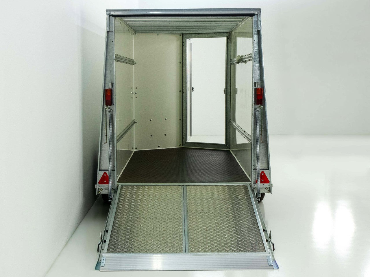 Ifor Williams Kofferanhänger BV 105 147x300cm H:214cm 2,7t|Klappenkombi-Neu