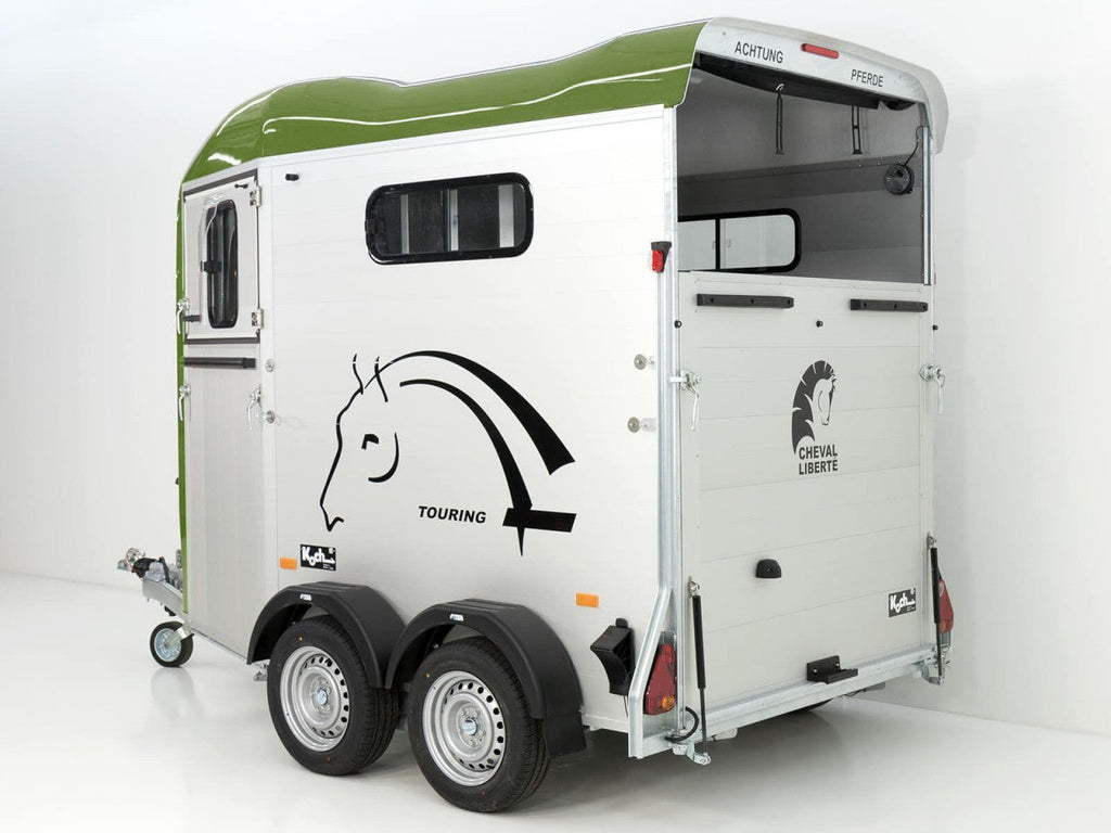 Cheval Liberte Pferdeanhänger Touring Country|Sattelkammer|Frontausstieg|olivgrün-Neu