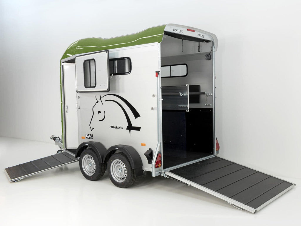 Cheval Liberte Pferdeanhänger Touring Country|Sattelkammer|Frontausstieg|olivgrün-Neu