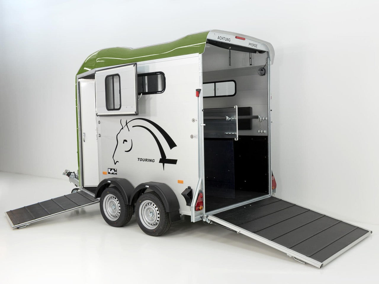 Cheval Liberte Pferdeanhänger Touring Country|Sattelkammer|Frontausstieg|olivgrün-Neu