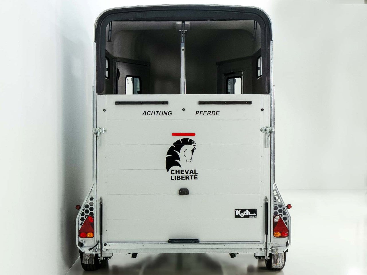 Cheval Liberte Pferdeanhänger Touring Country| Pullman-Fahrwerk| Frontausstieg| grau-Neu