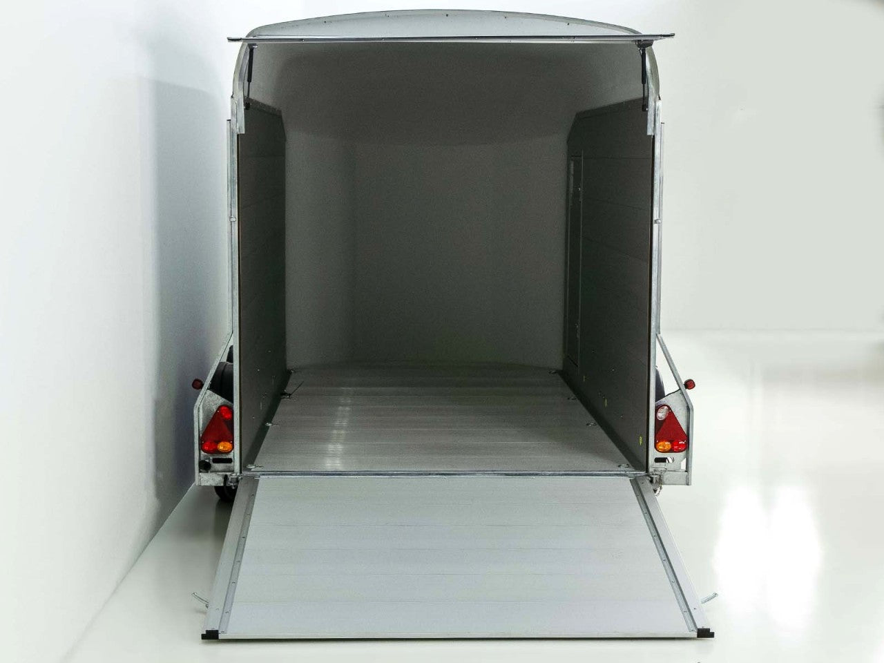 Debon Kofferanhänger Roadster C700 179×378 Höhe:201cm 2,6t|Alu|Polybug|Tür|olivgrün-Neu