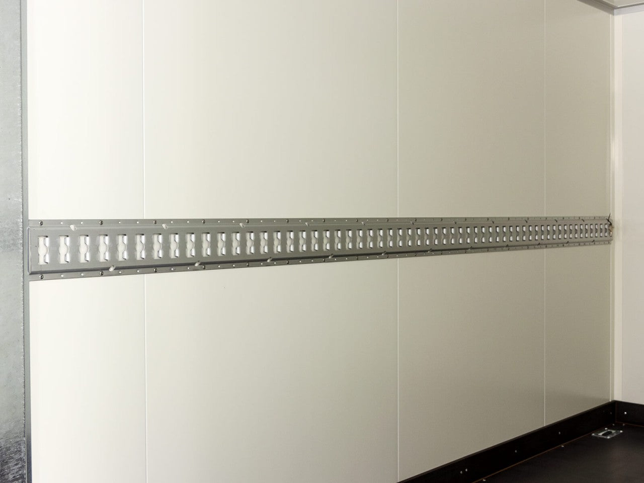 Vezeko Kofferanhänger 184x355cm Höhe:205cm 2,7t|silber-Neu