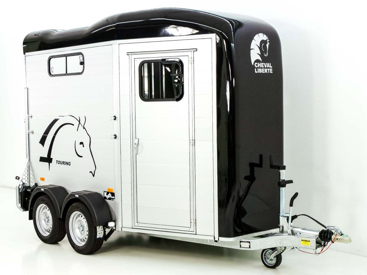 Cheval Liberte Pferdeanhänger Touring Country|Sattelkammer|Frontausstieg|schwarz-Neu