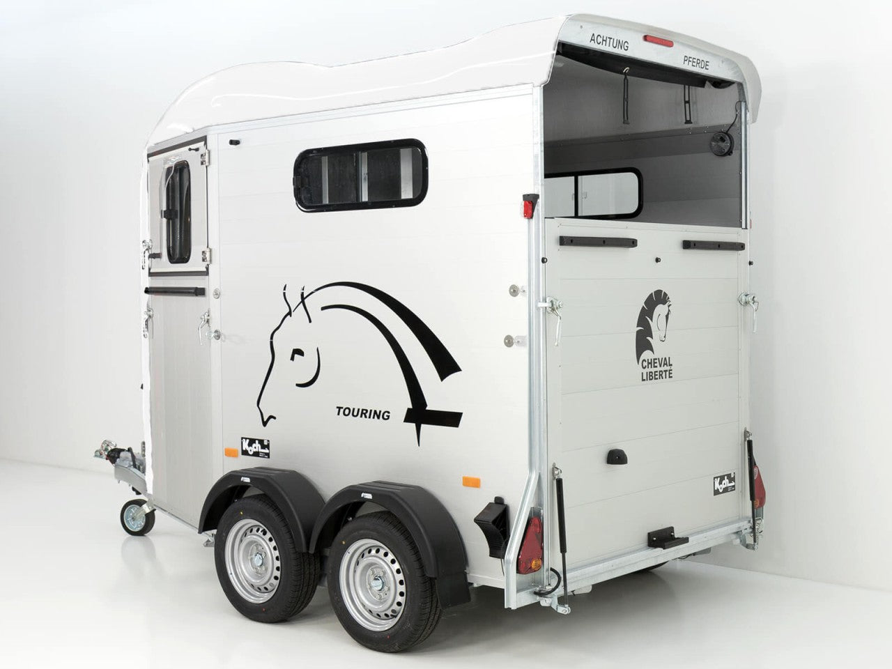 Cheval Liberte Pferdeanhänger Touring Country|Sattelkammer|Frontausstieg|weiß-Neu