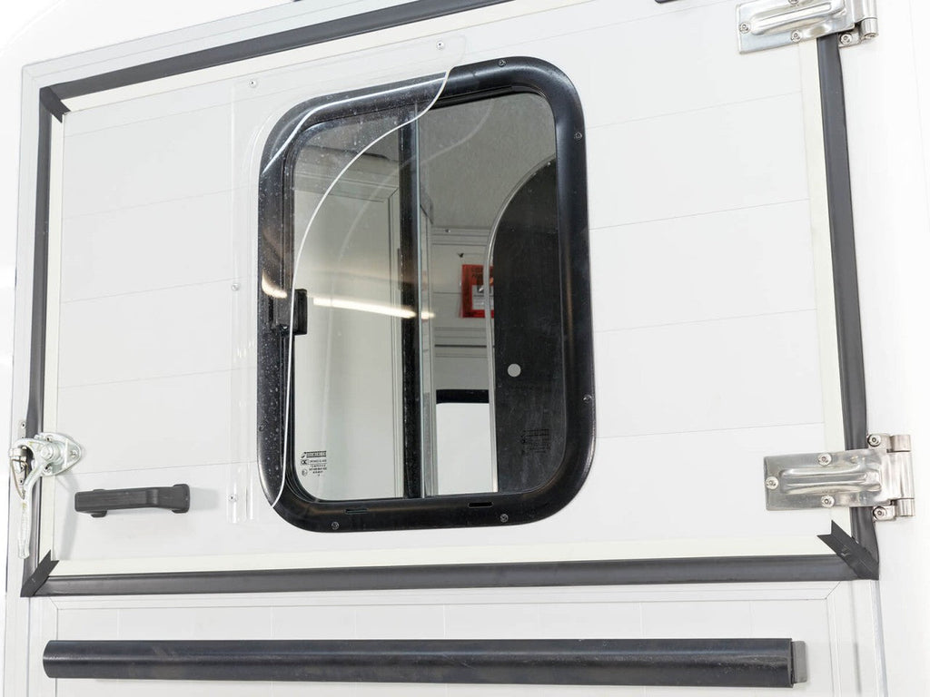 Cheval Liberte Pferdeanhänger Touring Country|Sattelkammer|Frontausstieg|weiß-Neu