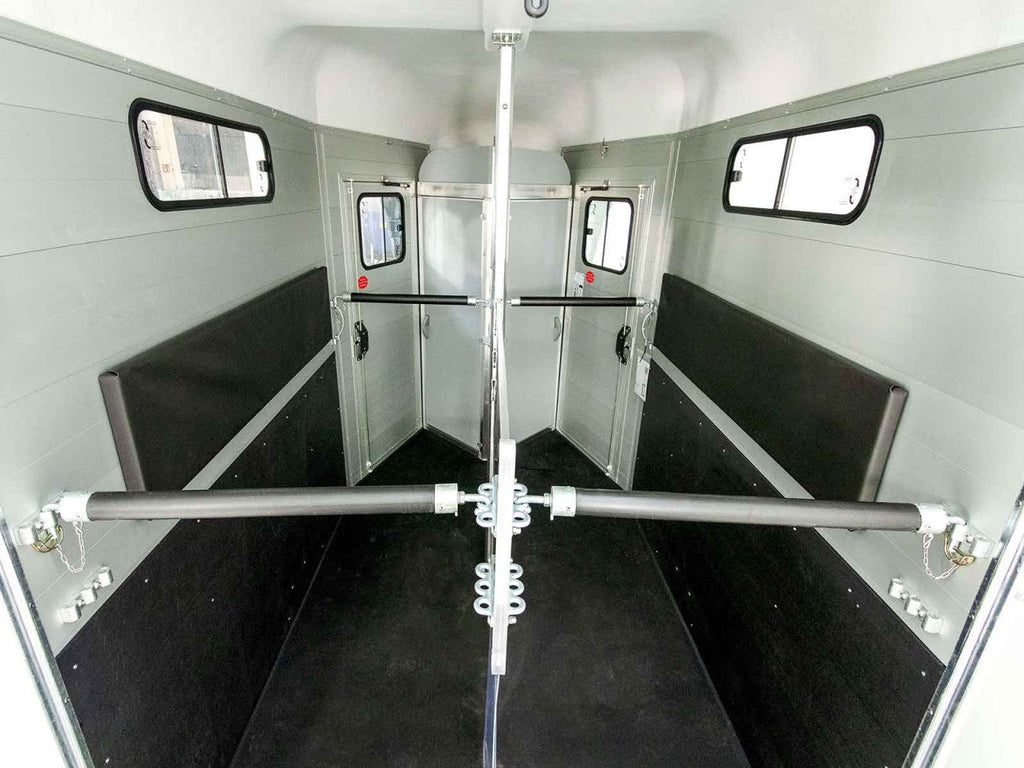 Cheval Liberte Pferdeanhänger Touring Jumping|Pullman-Fahrwerk|Sattelkammer|grau-Neu