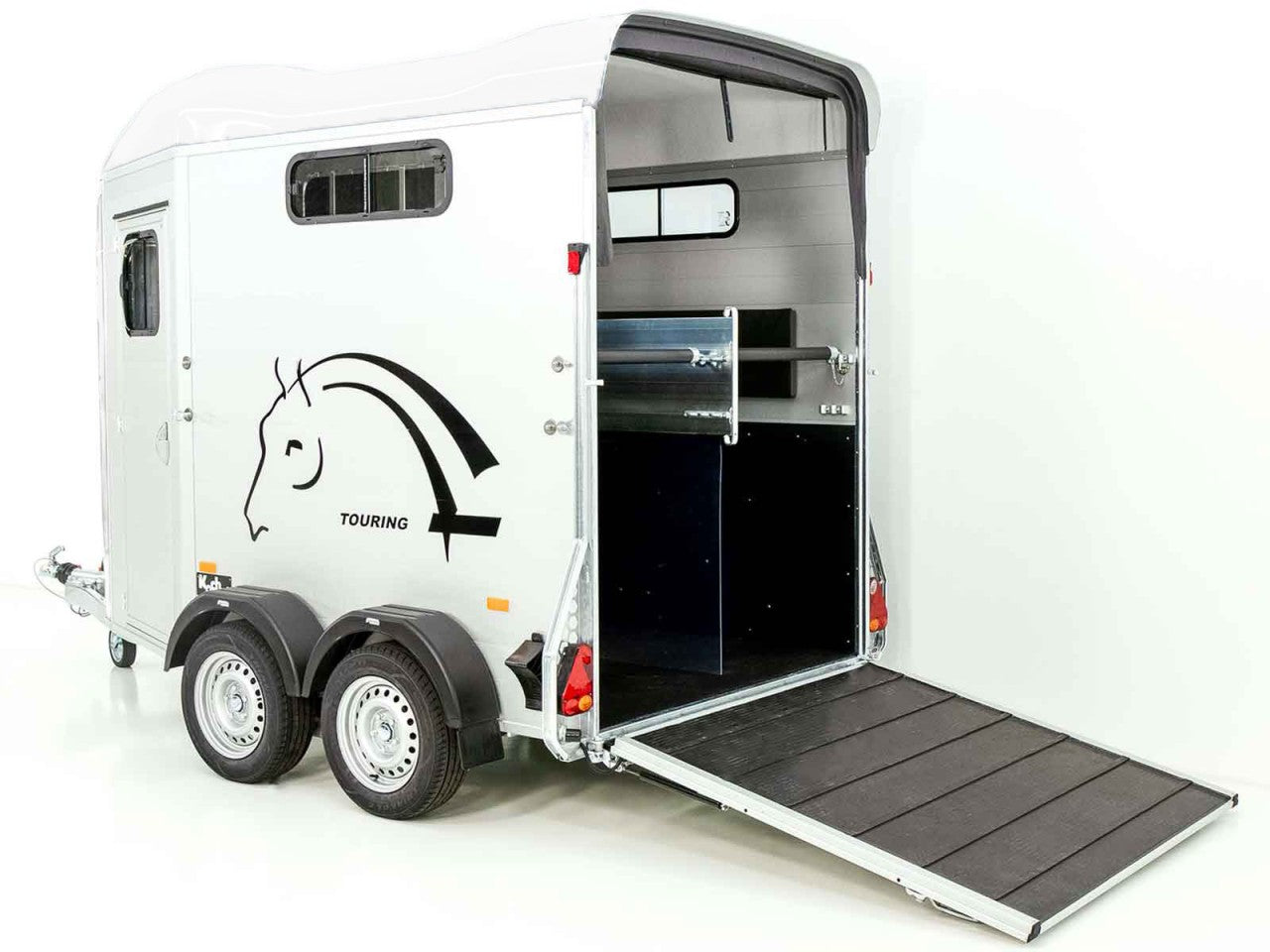 Cheval Liberte Pferdeanhänger Touring Jumping| Pullman-Fahrwerk|Sattelkammer|weiß-Neu