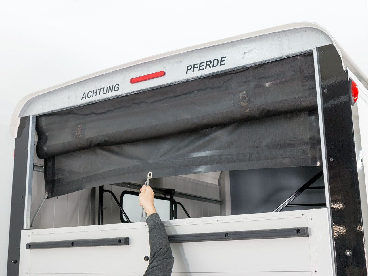 Cheval Liberte Pferdeanhänger Maxi 3|3 Pferde|Pullmann 2 Fahrwerk-Neu