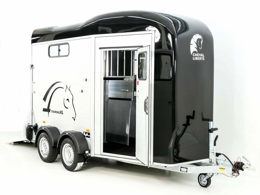 Cheval Liberte Pferdeanhänger Touring XL Country|Sattelkammer|Frontausstieg|schwarz-Neu