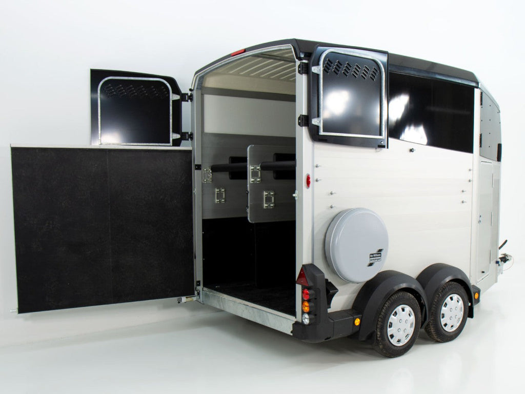 Ifor Williams Pferdeanhänger HBX 511|Sattelkammer|neues Modell-Neu