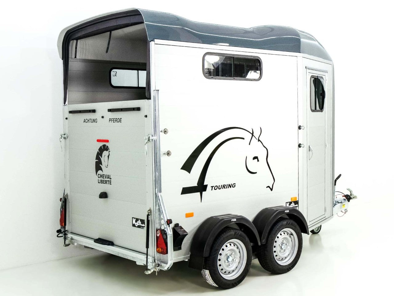 Cheval Liberte Pferdeanhänger Touring Country| Pullman-Fahrwerk| Frontausstieg| grau-Neu