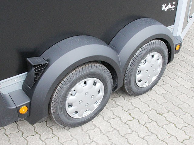 Ifor Williams Pferdeanhänger HB506|Sattelkammer|schwarz-Neu