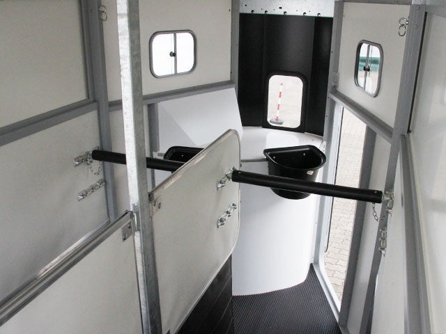 Ifor Williams Pferdeanhänger HB506|Sattelkammer|schwarz-Neu