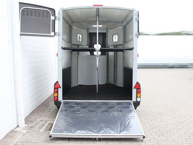 Ifor Williams Pferdeanhänger HB511|Sattelkammer|anthrazit-Neu