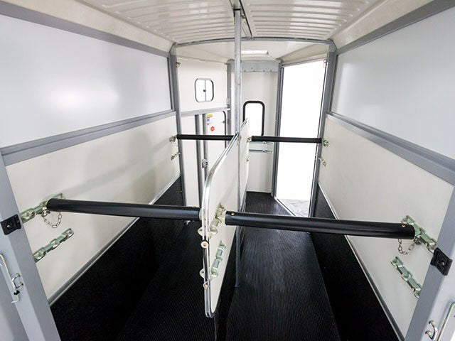 Ifor Williams Pferdeanhänger HB506|Frontausstieg|Klappenkombi|silber-Neu