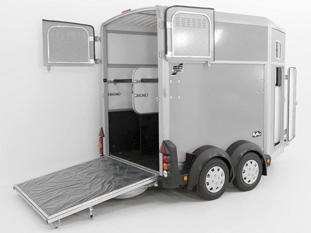 Ifor Williams Pferdeanhänger HB506|Sattelkammer|Silber-Neu