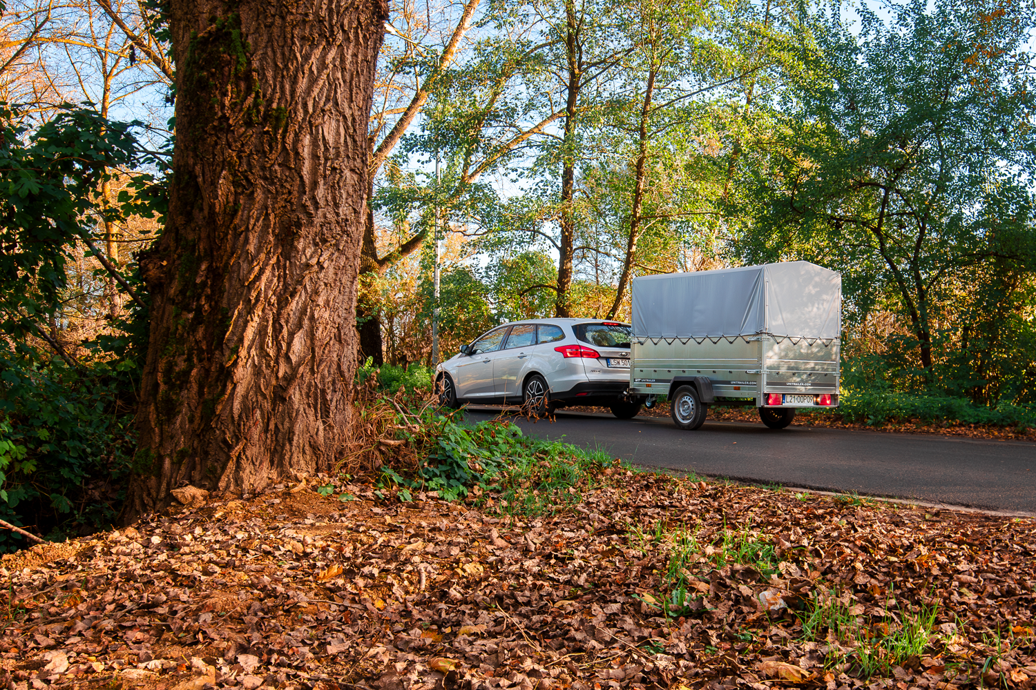 Hoher Anhänger mit erhöhten Bordwänden und hoher Plane - 2,30 x 1,25 m - Garden Trailer 230 KIPP